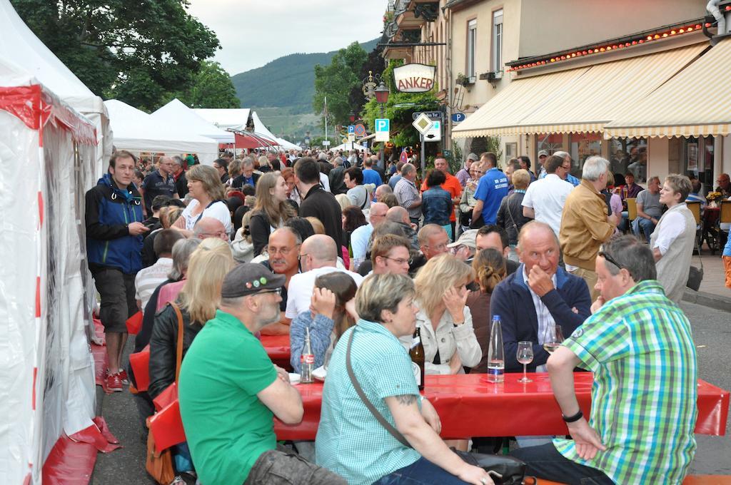 Hotel Gasthof Schuster Und Gaestehaus 로데스하임암라인 외부 사진