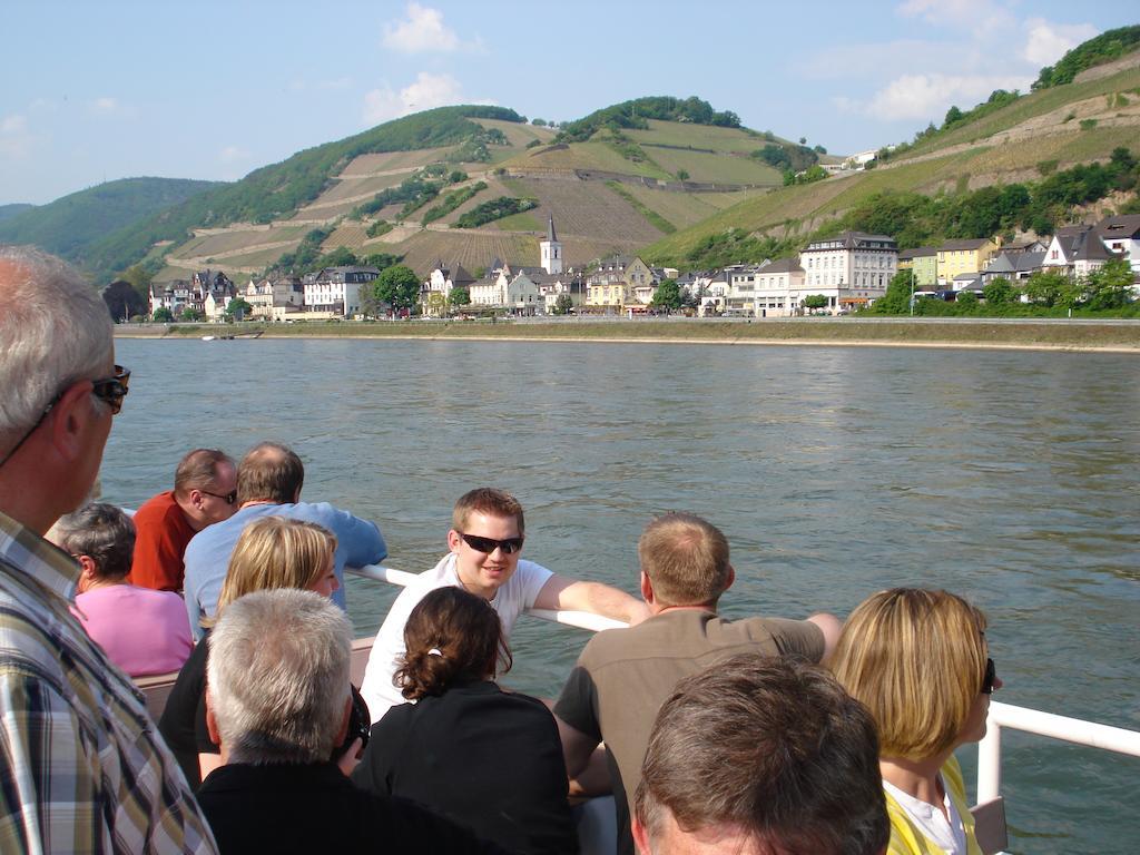 Hotel Gasthof Schuster Und Gaestehaus 로데스하임암라인 외부 사진