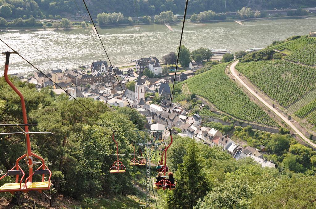 Hotel Gasthof Schuster Und Gaestehaus 로데스하임암라인 외부 사진