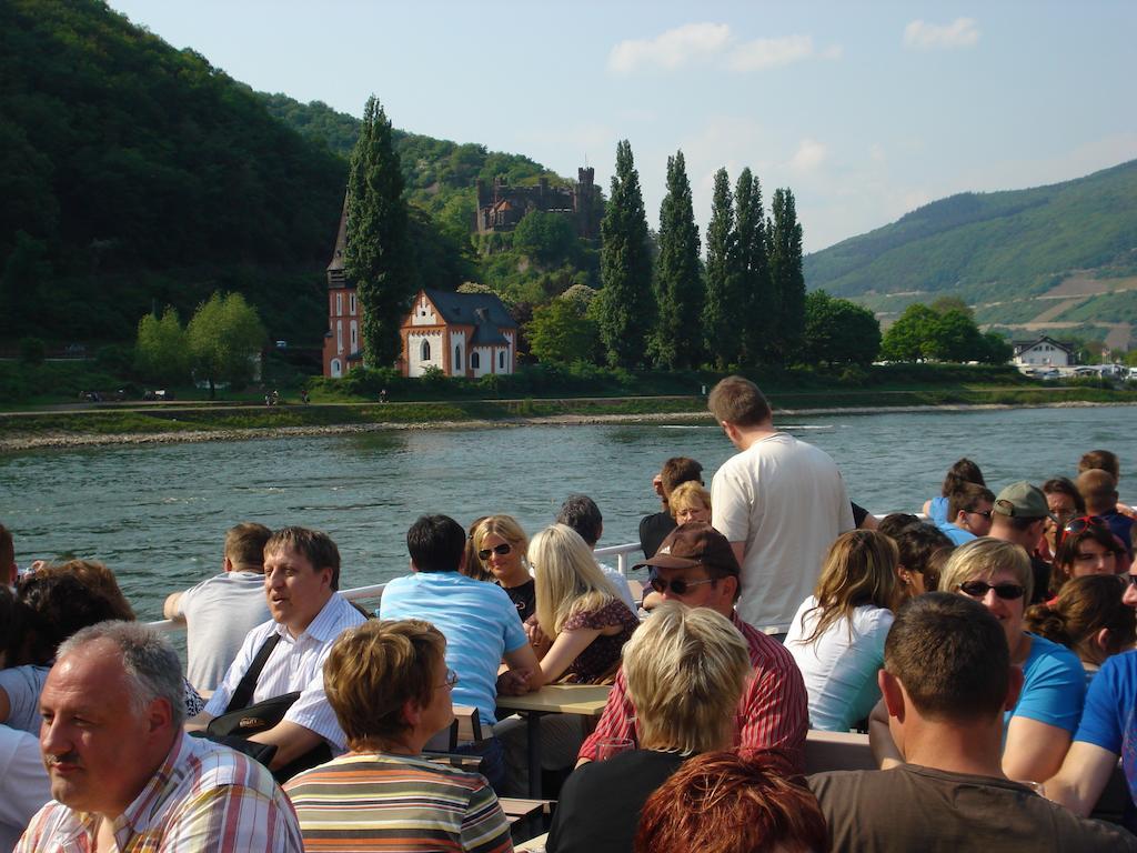 Hotel Gasthof Schuster Und Gaestehaus 로데스하임암라인 외부 사진